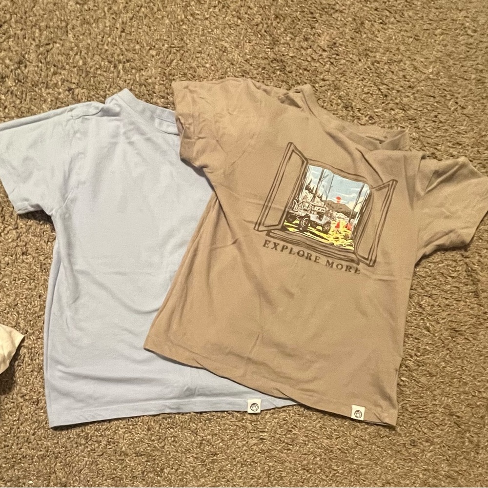 Free Planet Explore More Window Graphic Tee - Khaki & Light Blue